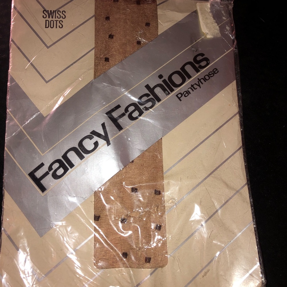 🌞 NWT vintage Fancy Fashions nylons, sheer black Swiss dots one size fits most